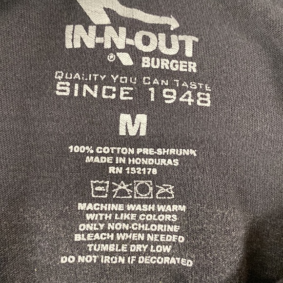IN-N-OUT Tee Shirt 70th Anniversary Men's Size Medium - Picture 6 of 6